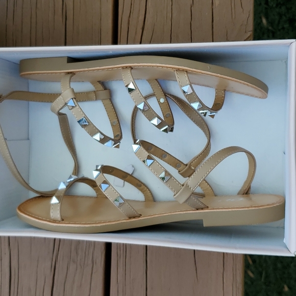 NWT Soda Studded Strappy Tan Sandals Size 7 1/2 - Picture 6 of 14